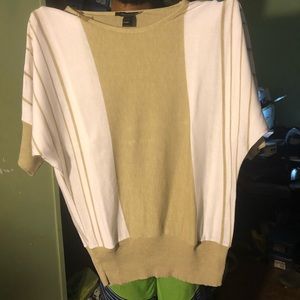 Light weight sweater